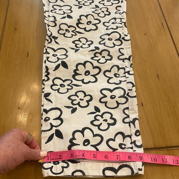 Forever21 Women’s Overalls Black White Flowers Festival S-M - Picture 7 of 13